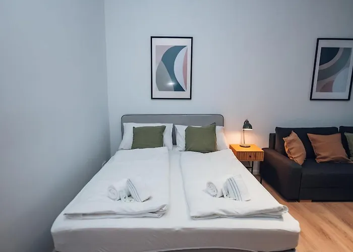 Modern Living Near The U3 And U6 Metro Lines *